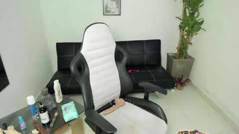 allyssann online show from 11, 2, 2025