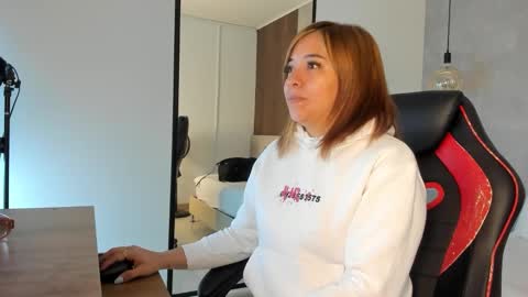 ALMA FENIX  online show from 25, 11, 2025