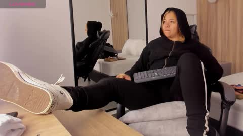 ALMA FENIX  online show from 5, 12, 2025