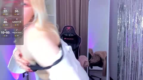 Snapshot of alma_wilson chatting on 5, 2, 2025 Amina online show from 5, 2, 2025