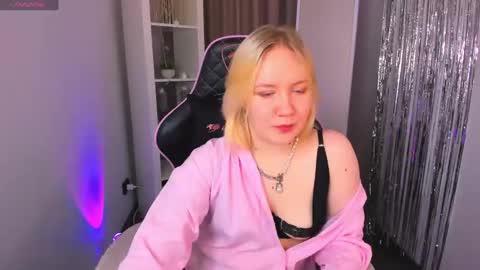 Snapshot of alma_wilson chatting on 11, 2, 2025 Amina online show from 11, 2, 2025