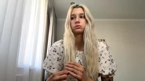 Arina online show from 9, 9, 2025