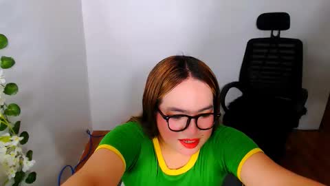 Snapshot of almirablont13 chatting on 7, 11, 2025 Almira online show from 7, 11, 2025