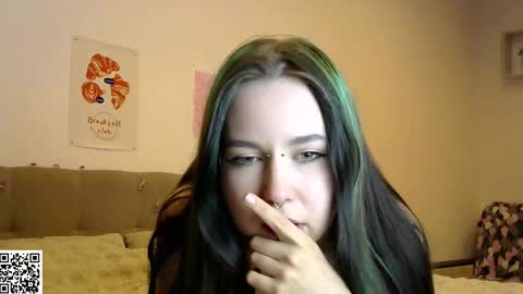 Snapshot of almmilk chatting on 18, 9, 2025 Lina online show from 18, 9, 2025
