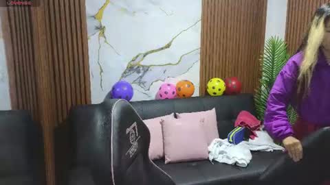 alonddra_tay online show from 22, 6, 2026