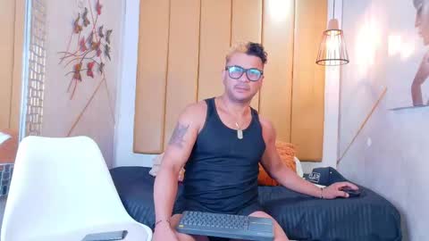 Snapshot of alpha_kong chatting on 7, 10, 2025 Alpha online show from 7, 10, 2025