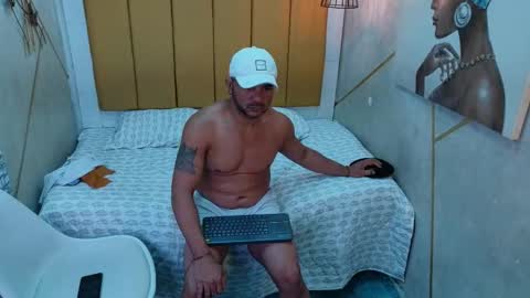 Snapshot of alpha_kong chatting on 24, 10, 2025 Alpha online show from 24, 10, 2025