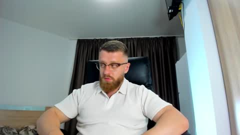 Alphaalexxx Lets reach Me 100 thumbs up online show from 9, 6, 2026