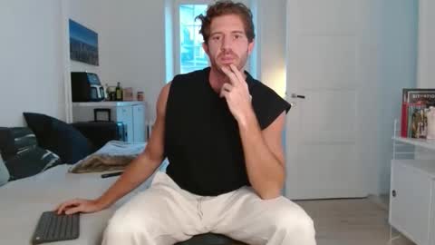 Snapshot of alphahung23 chatting on 14, 11, 2025 alphahung23 online show from 14, 11, 2025