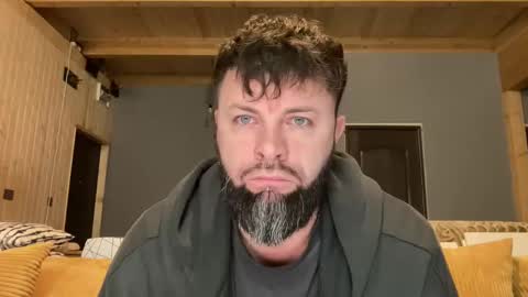 Snapshot of alphasparks chatting on 5, 12, 2025 Jhonny online show from 5, 12, 2025