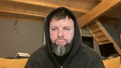 Snapshot of alphasparks chatting on 15, 12, 2025 Jhonny online show from 15, 12, 2025