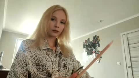 May online show from 17, 9, 2025