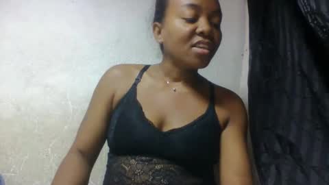 Snapshot of altilnadinne chatting on 7, 10, 2025 altilnadinne online show from 7, 10, 2025