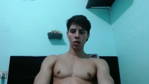 alvarodancer online show from 8, 10, 2025