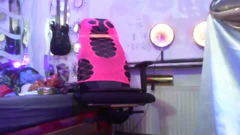 Snapshot of alwaysniceguy2 chatting on 28, 10, 2025 HoneyMelonGuy online show from 28, 10, 2025