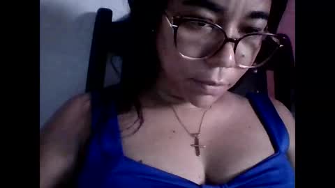 Snapshot of aly826805 chatting on 6, 3, 2025 analia online show from 6, 3, 2025