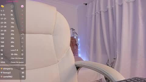 Snapshot of aly_moon chatting on 6, 1, 2025 Im Aly3 online show from 6, 1, 2025