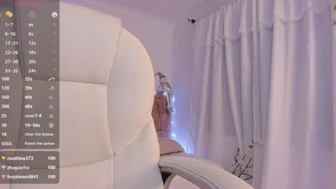 Snapshot of aly_moon chatting on 11, 1, 2025 Im Aly3 online show from 11, 1, 2025