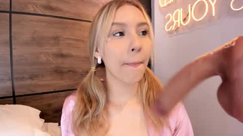 Alya online show from 21, 10, 2025