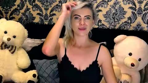 Snapshot of alyblonde chatting on 7, 12, 2024 aly online show from 7, 12, 2024