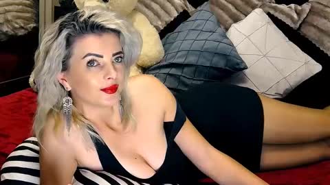 Snapshot of alyblonde chatting on 13, 12, 2024 aly online show from 13, 12, 2024