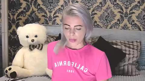 Snapshot of alyblonde chatting on 12, 3, 2025 aly online show from 12, 3, 2025