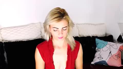 Snapshot of alyblonde chatting on 11, 11, 2025 aly online show from 11, 11, 2025