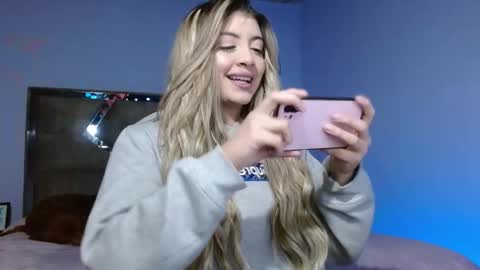 alyce__ online show from 17, 2, 2026