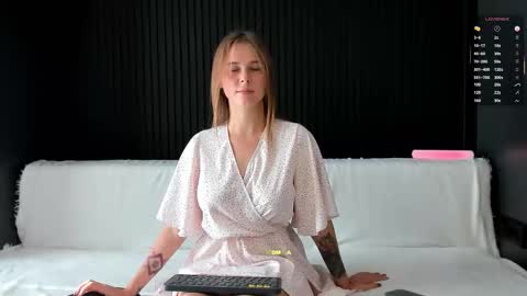 Snapshot of alyona_24 chatting on 21, 9, 2025 Alena online show from 21, 9, 2025
