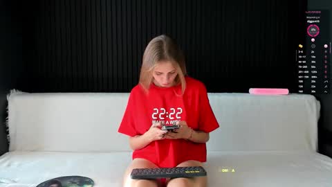 Snapshot of alyona_24 chatting on 22, 9, 2025 Alena online show from 22, 9, 2025