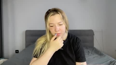 Snapshot of alyrasun chatting on 23, 3, 2026 Al online show from 23, 3, 2026