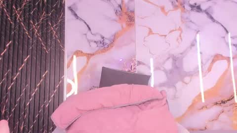 alyson__a online show from 9, 5, 2026