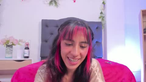Snapshot of alyssa_joness chatting on 4, 3, 2025 alyssa_joness online show from 4, 3, 2025