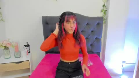 Snapshot of alyssa_joness chatting on 5, 3, 2025 alyssa_joness online show from 5, 3, 2025