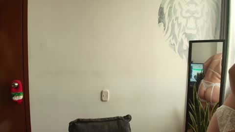 alyssia wolds online show from 10, 11, 2025