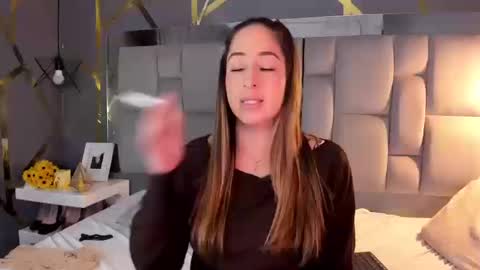 Alyze make feel hot as hell online show from 14, 10, 2025