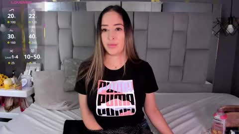 Alyze make feel hot as hell online show from 19, 11, 2025