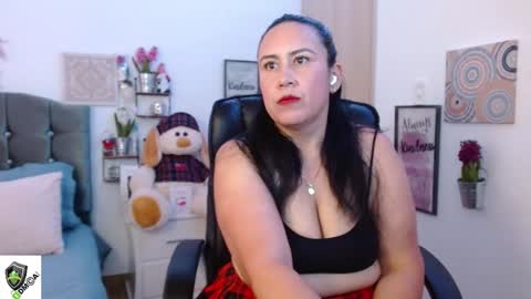 Snapshot of amalia_brunette chatting on 4, 12, 2024 AMALIA online show from 4, 12, 2024