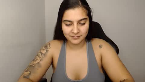 Snapshot of amanda5star chatting on 27, 12, 2024 The queen of the biceps online show from 27, 12, 2024