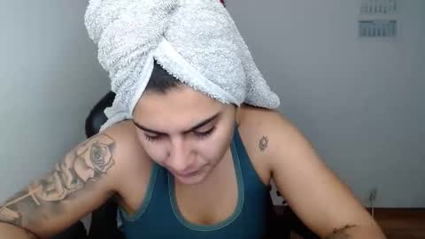 The queen of the biceps  online show from 18, 12, 2025