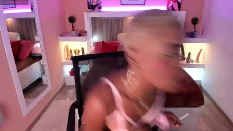 Snapshot of amanda_baker2 chatting on 26, 2, 2025 A M A N D A online show from 26, 2, 2025