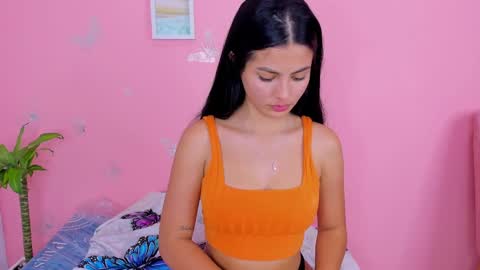 Snapshot of amanda_lorense chatting on 24, 12, 2024 Thalia online show from 24, 12, 2024
