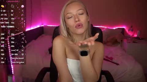 Snapshot of amandaafire chatting on 24, 9, 2025 Amanda online show from 24, 9, 2025