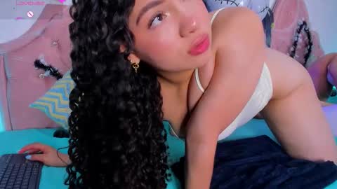 Snapshot of amandalee26 chatting on 25, 10, 2025 amandalee26 online show from 25, 10, 2025