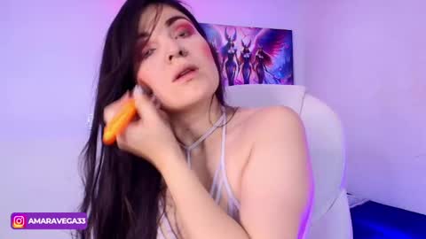 Amara Vega  online show from 4, 3, 2025