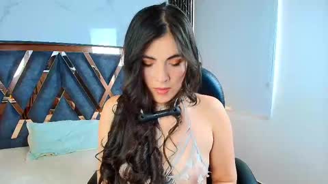 Snapshot of amara_vega chatting on 7, 10, 2025 Amara Vega  online show from 7, 10, 2025