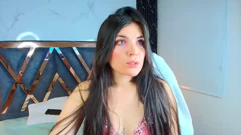 Snapshot of amara_vega chatting on 12, 10, 2025 Amara Vega  online show from 12, 10, 2025