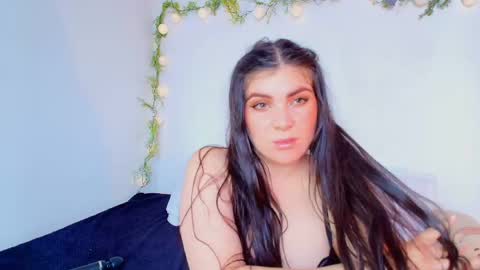 Amara Vega  online show from 13, 5, 2026