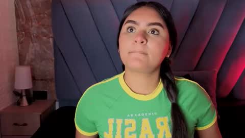 amarahanks_ online show from 12, 11, 2025