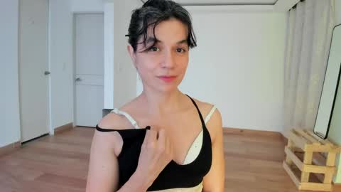 Snapshot of amaranthaajames chatting on 23, 5, 2026 Amarantha online show from 23, 5, 2026
